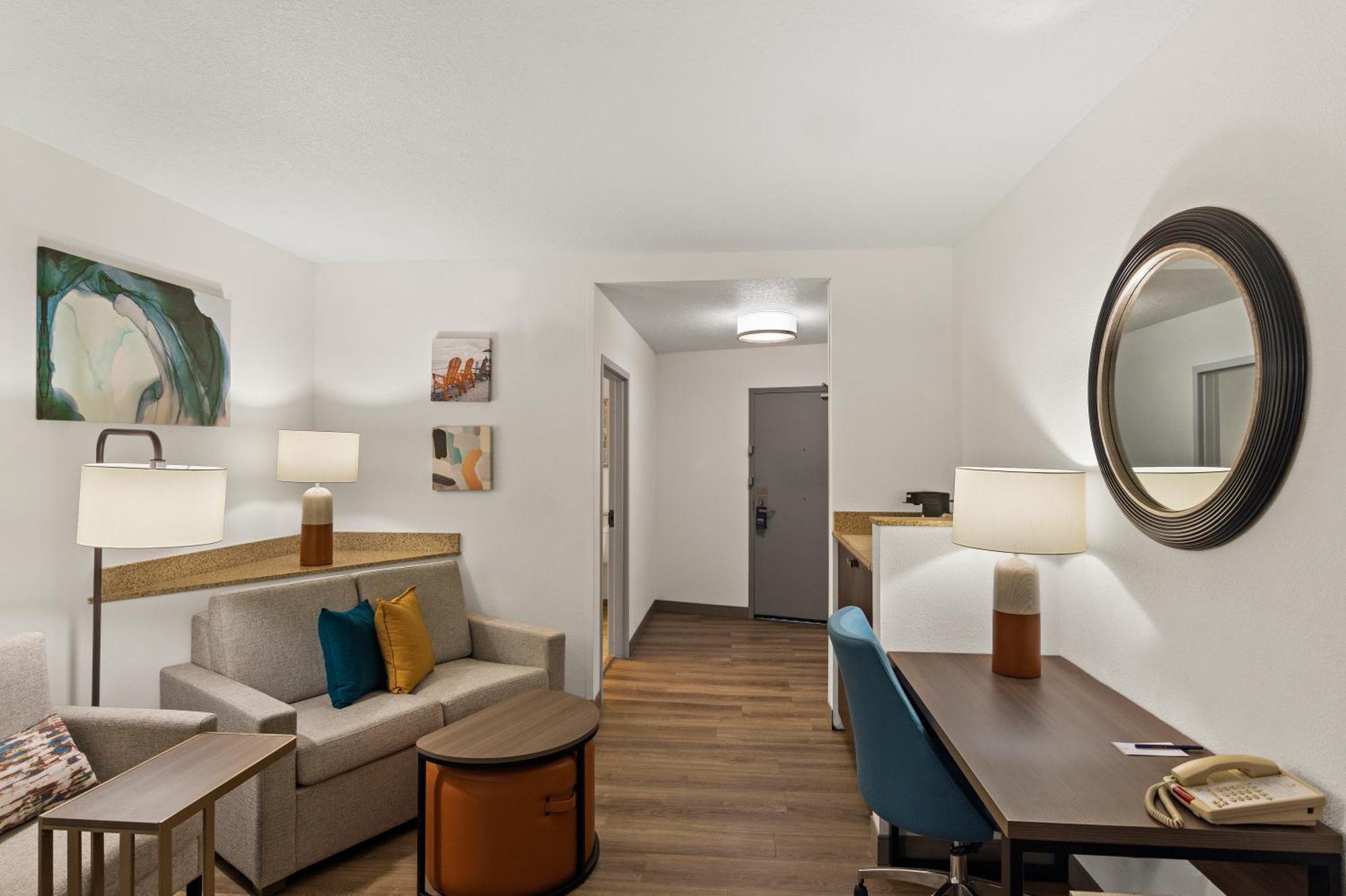 Comfort Suites Vero Beach I-95 Экстерьер фото