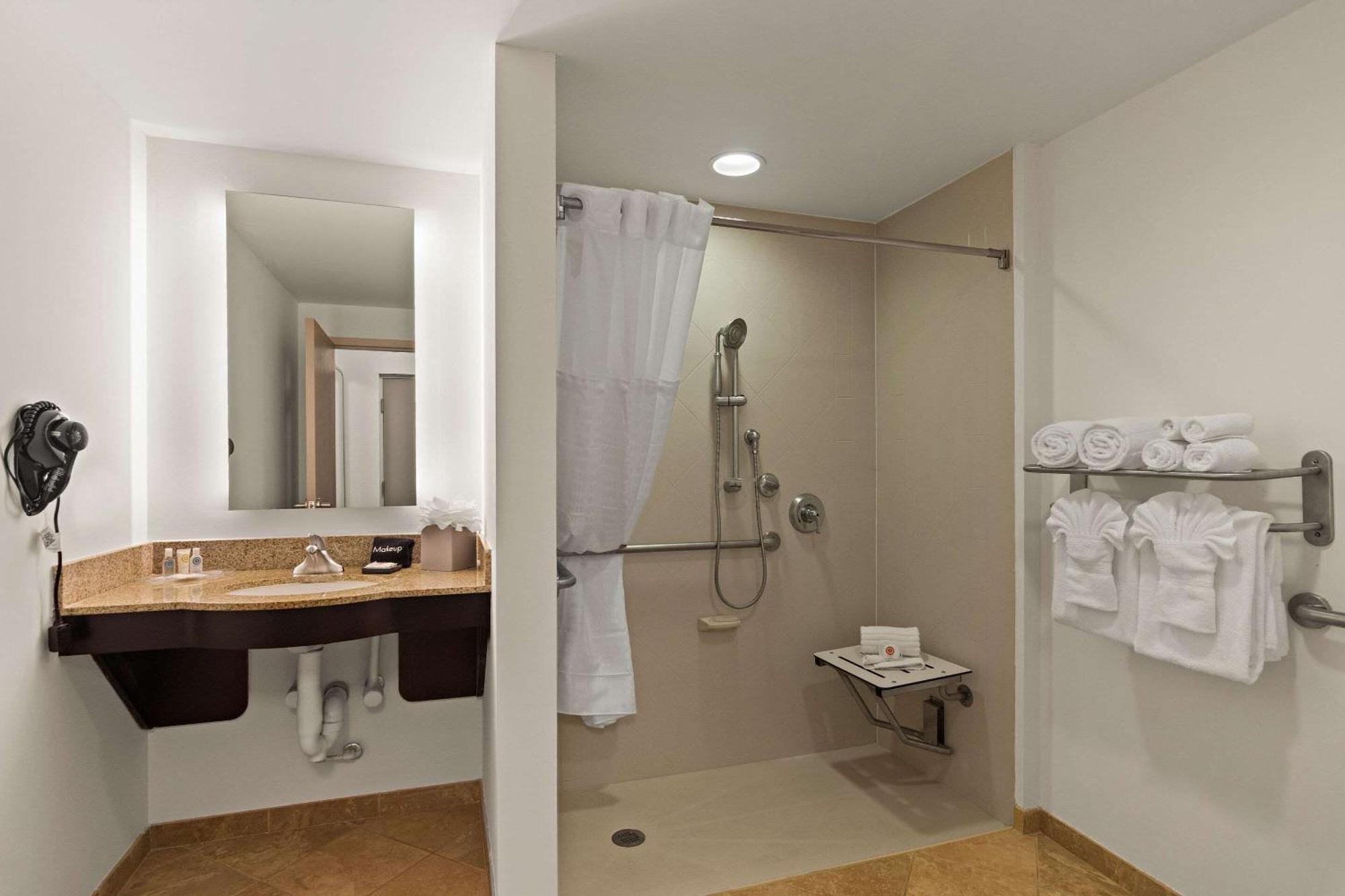 Comfort Suites Vero Beach I-95 Экстерьер фото
