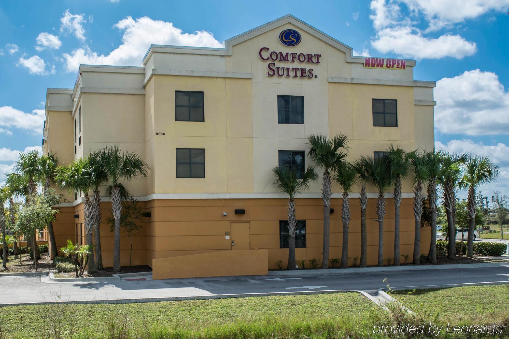 Comfort Suites Vero Beach I-95 Экстерьер фото