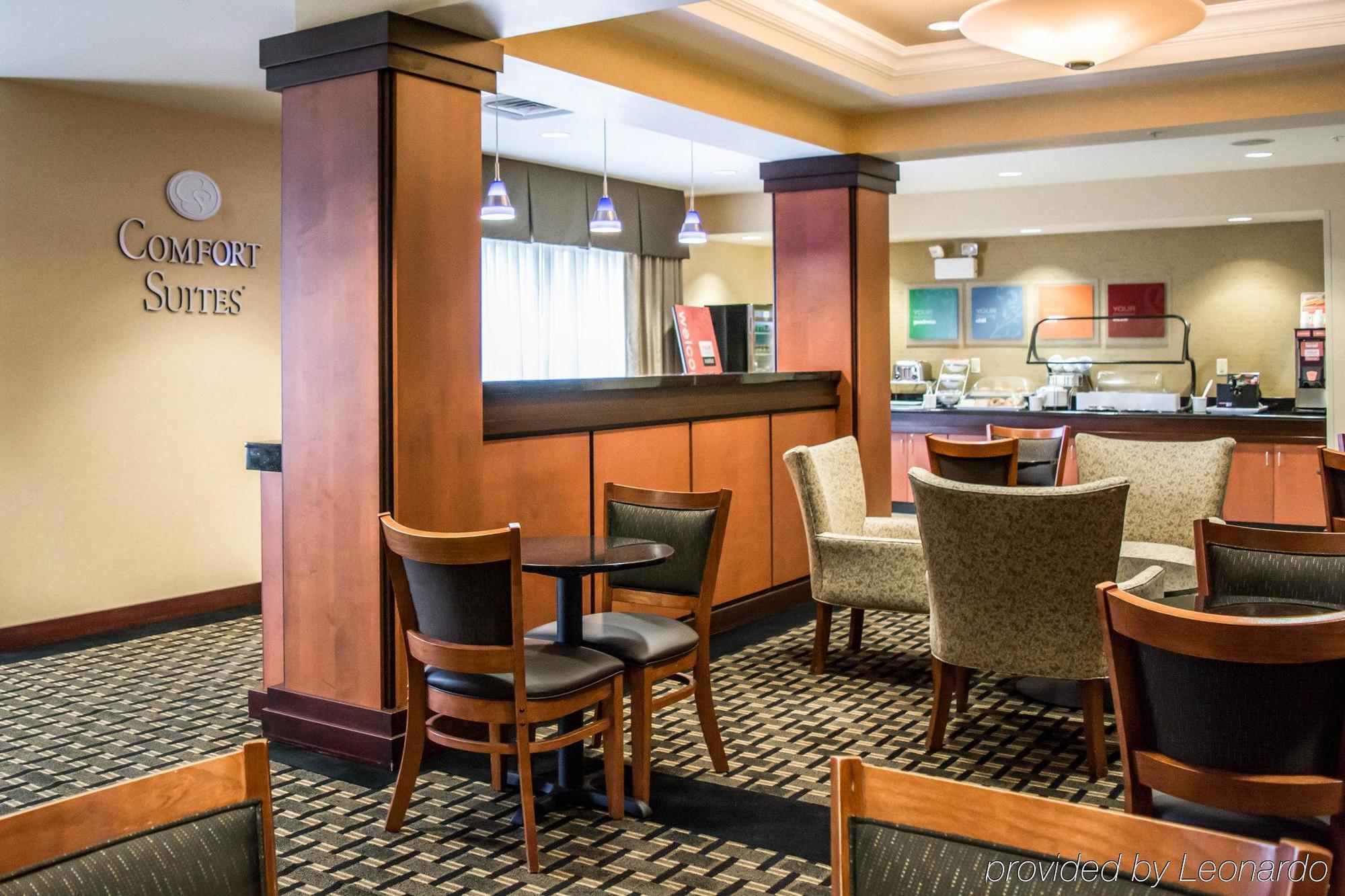 Comfort Suites Vero Beach I-95 Экстерьер фото
